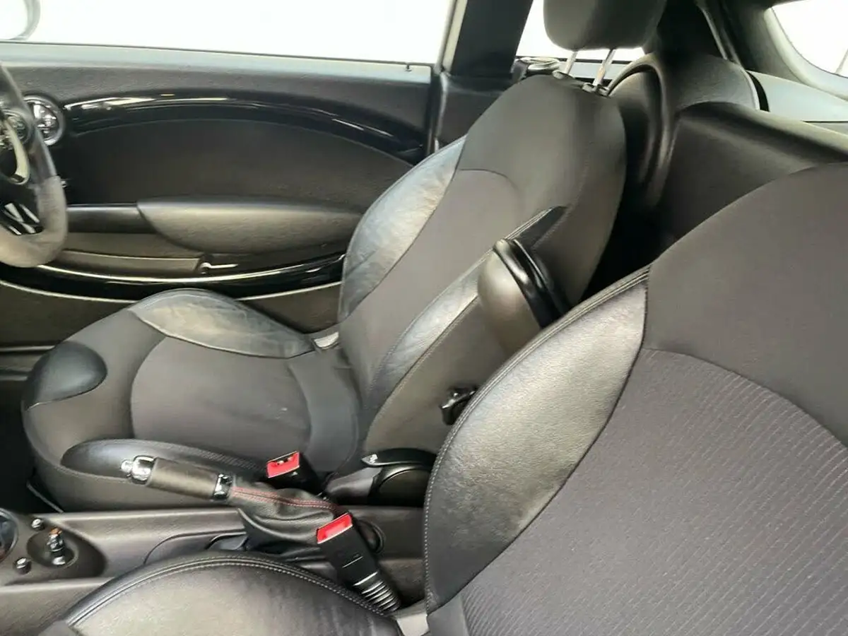 2012-mini-cooper-16-john-cooper-works-chili-coupe-3d-big-28