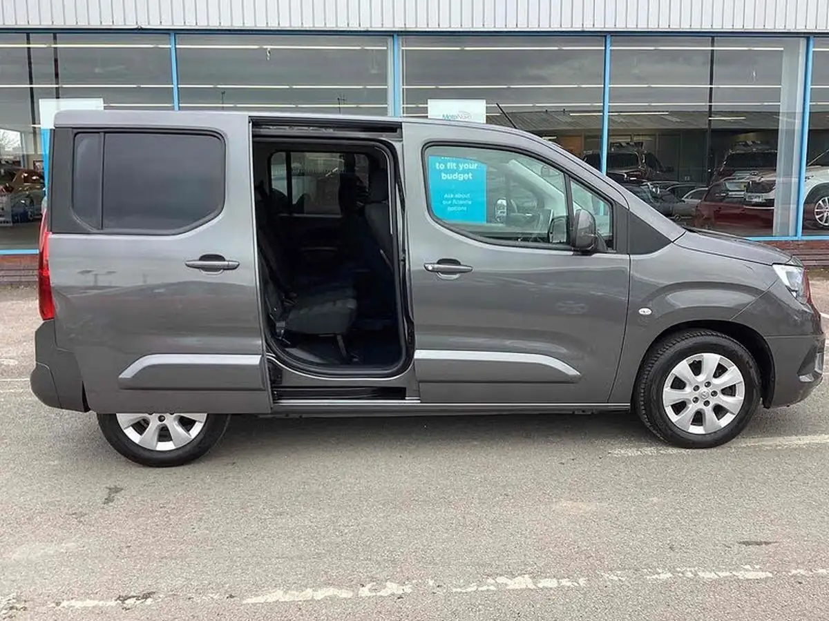 2021-vauxhall-combo-life-15-se-100ps-big-13