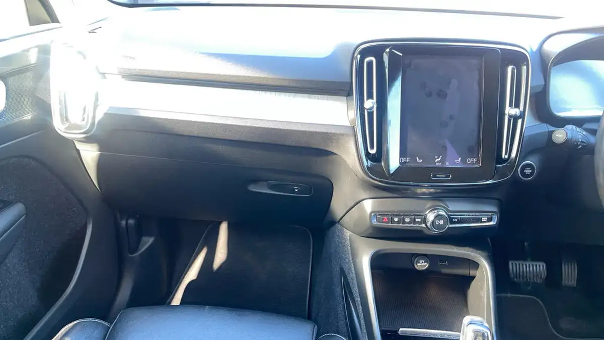 2020-volvo-xc40-20-b4-inscription-pro-big-11