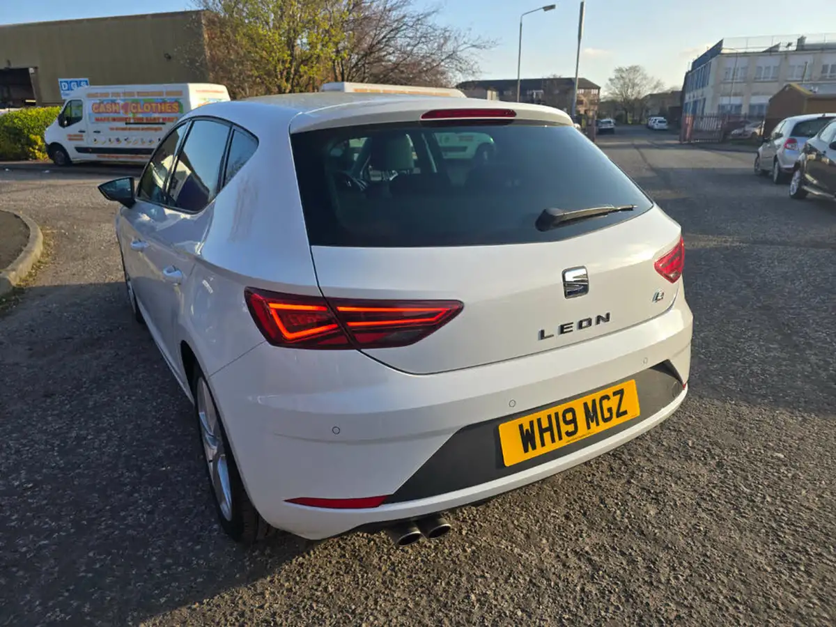 2019-seat-leon-15-tsi-evo-fr-black-edition-150ps-hatchback-big-30