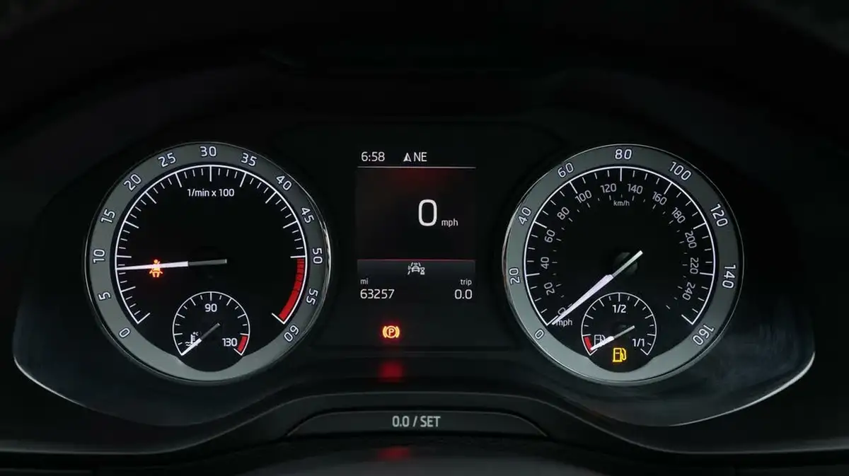 2021-skoda-karoq-20tdi-sportline-big-10