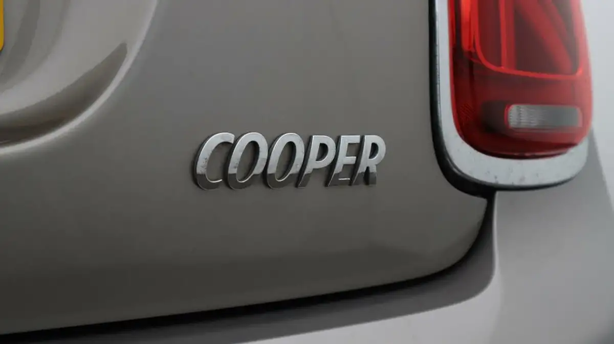 2019-mini-cooper-15-cooper-sport-hatchback-5d-auto-big-21
