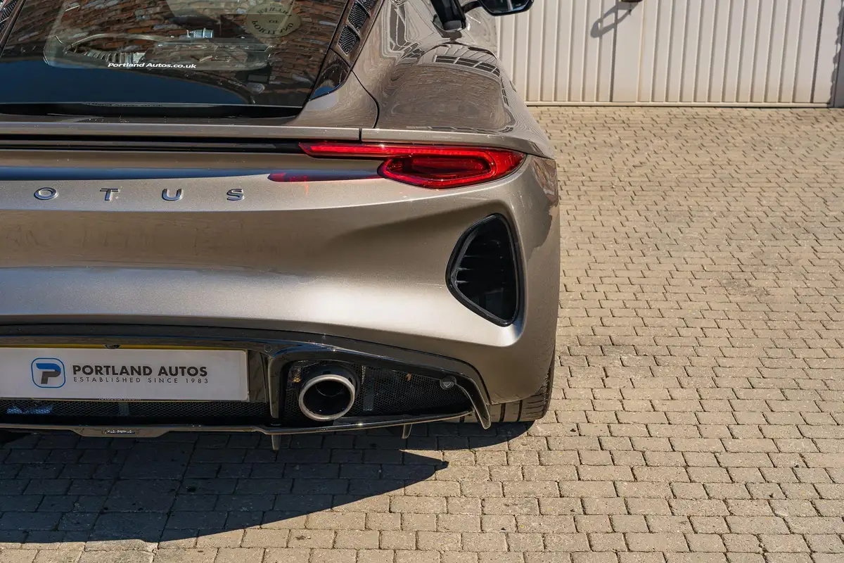 2023-lotus-emira-35-first-edition-v6-big-19