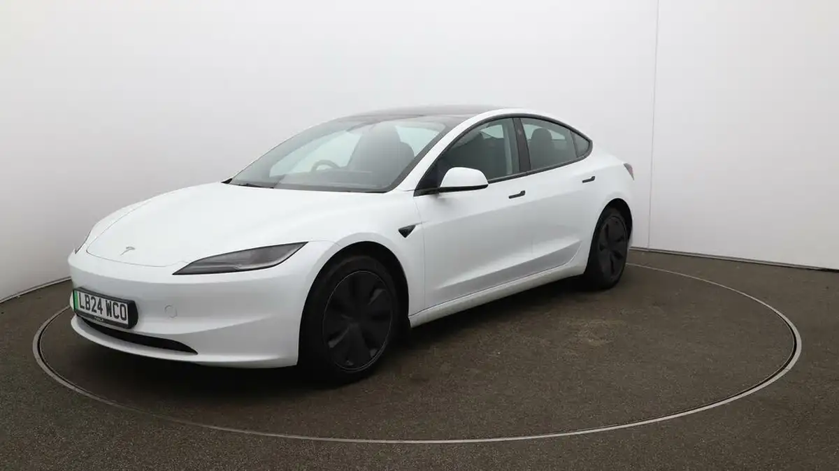 2024-tesla-model-3-e-rwd-big-3