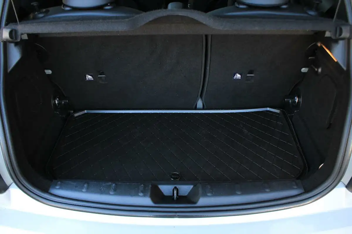 2019-mini-cooper-15-cooper-sport-hatchback-3d-big-10