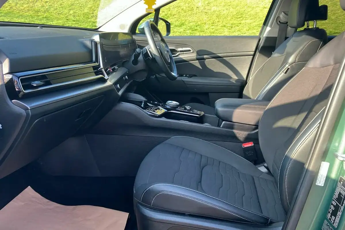2022-kia-sportage-16-t-gdi-3-226bhp-hev-1598cc-auto-big-2
