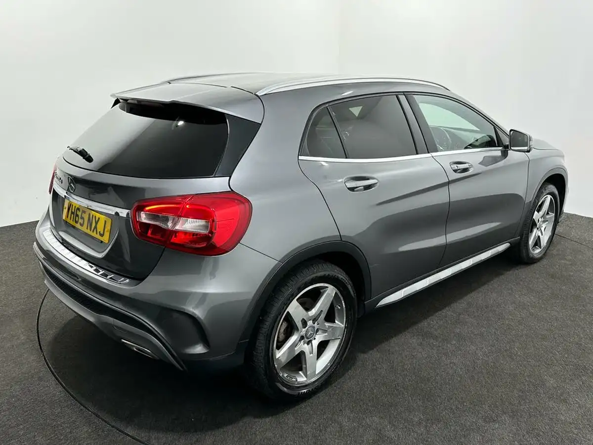 2015-mercedes-benz-gla-class-21d-gla-200d-amg-line-ss-big-49