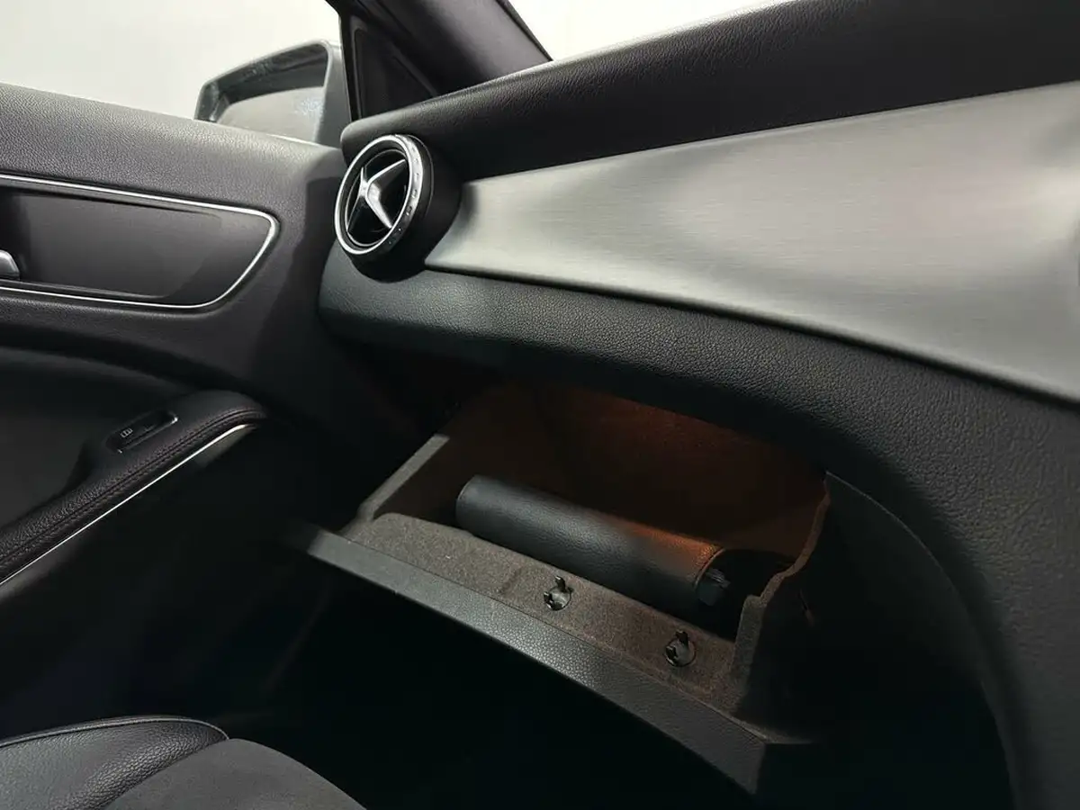 2015-mercedes-benz-gla-class-21d-gla-200d-amg-line-ss-big-25