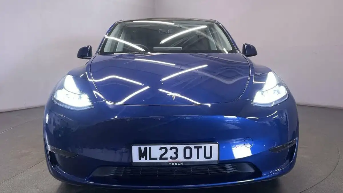 2023-tesla-model-y-e-long-range-big-9