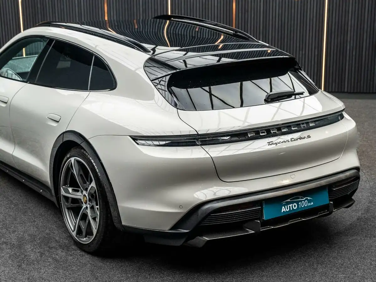2023-porsche-taycan-e-turbo-s-cross-turismo-big-19