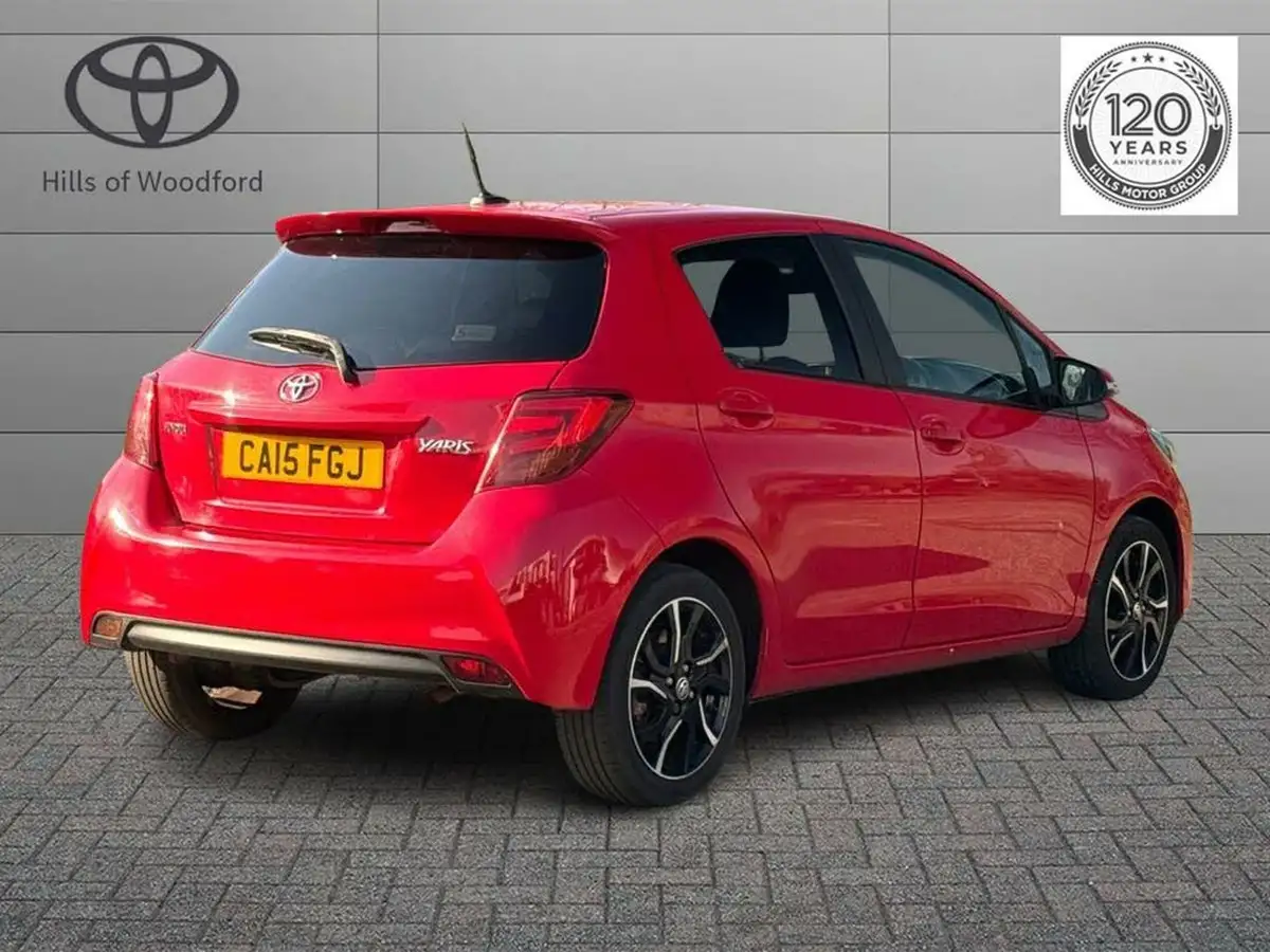 2015-toyota-yaris-133-sport-big-2