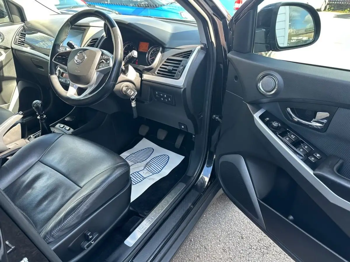2019-kgm-ssangyong-korando-22td-elx-big-18