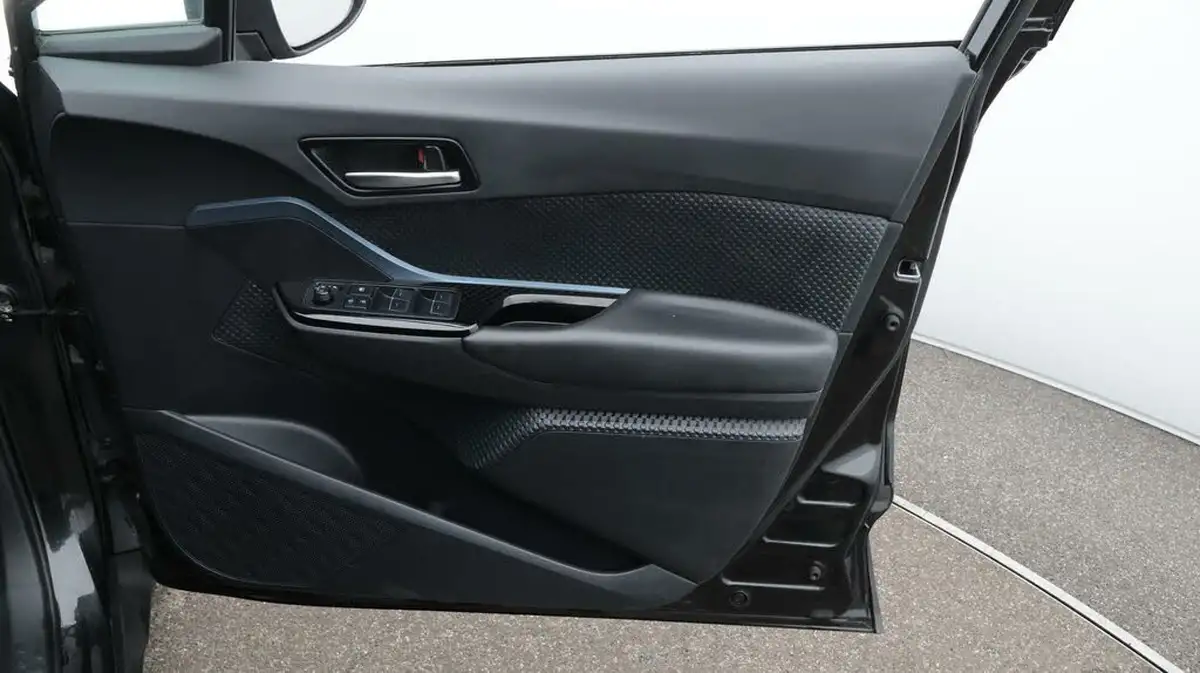 2020-toyota-c-hr-18-vvt-i-design-big-15