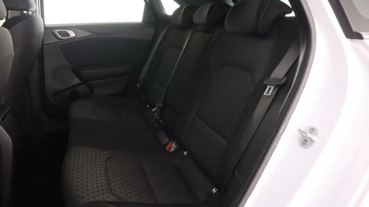 2021-kia-ceed-16crdi-2-nav-114bhp-adap-hatchback-big-15