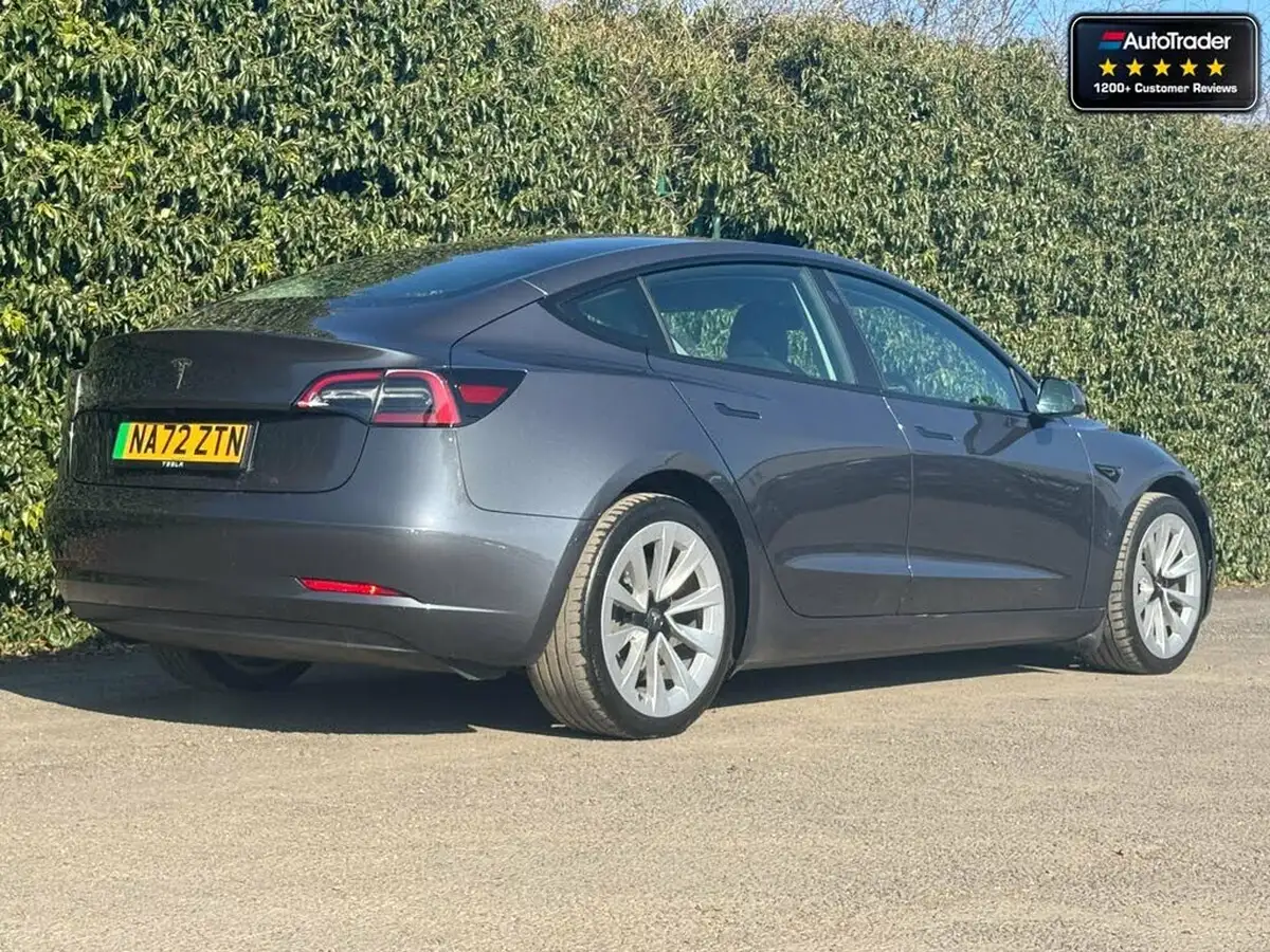 2022-tesla-model-3-e-rwd-big-4