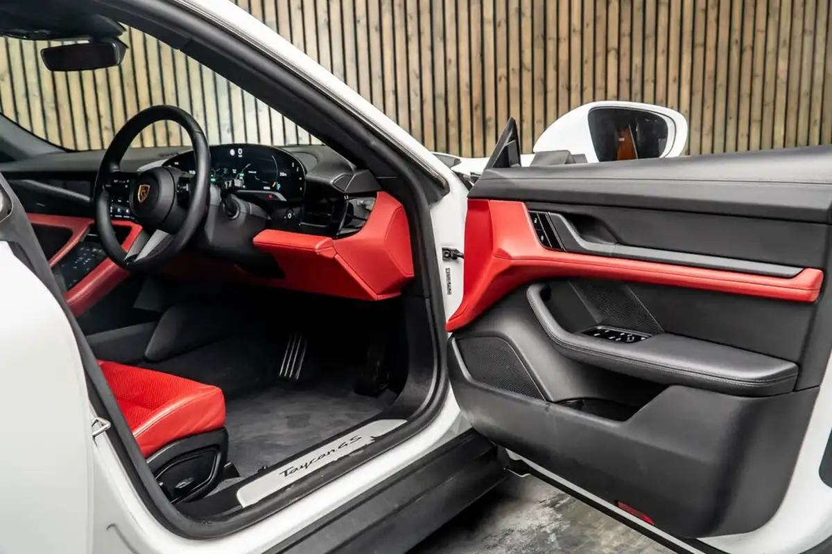 2021-porsche-taycan-e-4s-530ps-big-29