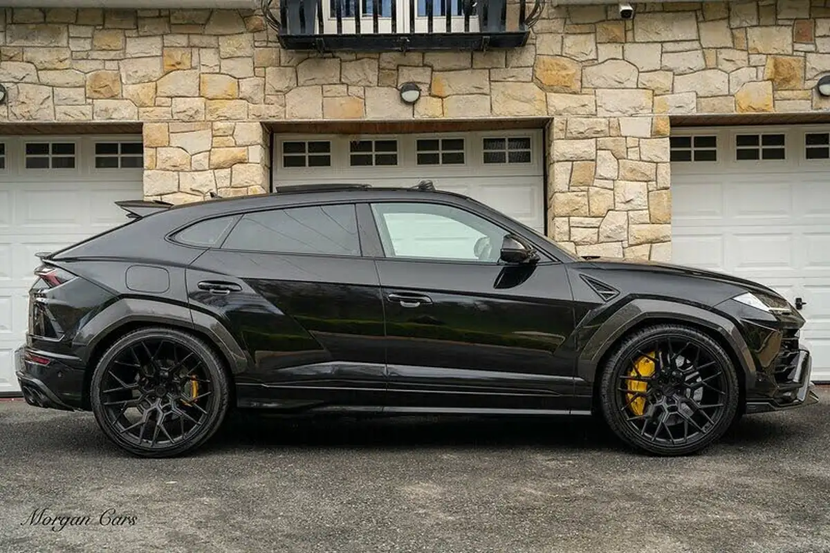 2020-lamborghini-urus-40-no-trim-big-2