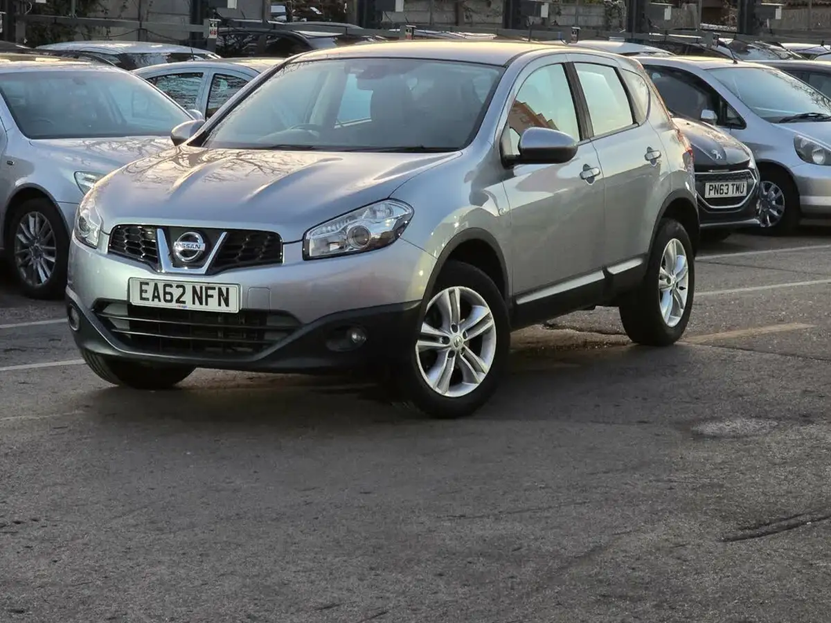 2012-nissan-qashqai-16-acenta-cvt-big-16
