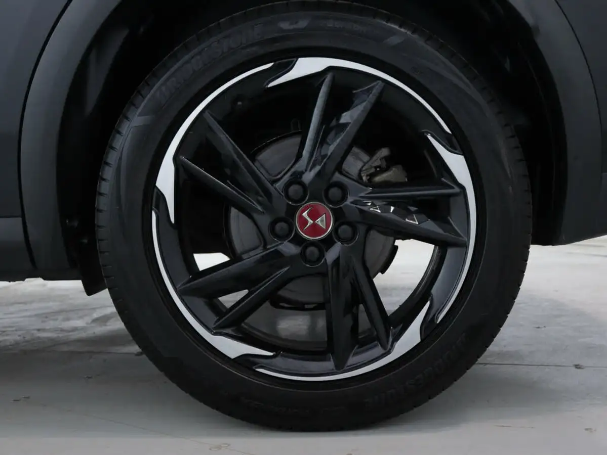 2019-ds-ds-7-crossback-15-bluehdi-performance-line-eat8-big-11