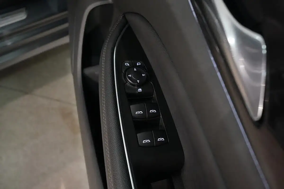 2020-vauxhall-insignia-grand-sport-15-turbo-sri-vx-line-nav-big-26