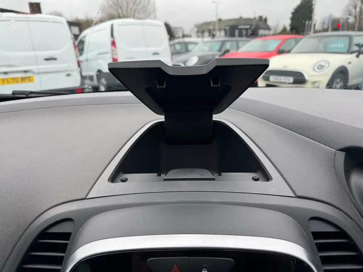 2018-renault-captur-09-tce-gt-line-big-29