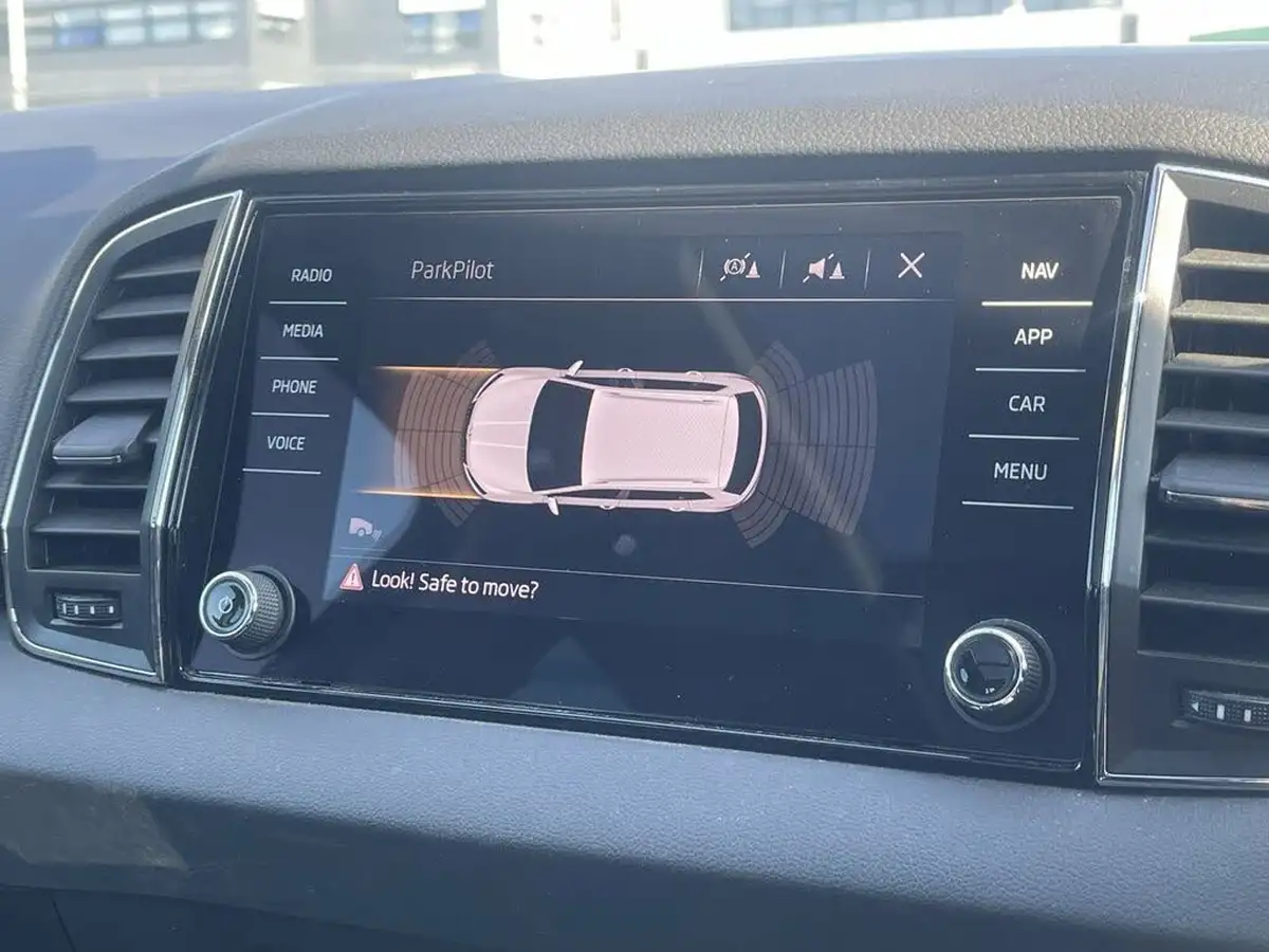 2019-skoda-karoq-20tdi-scout-150ps-big-22