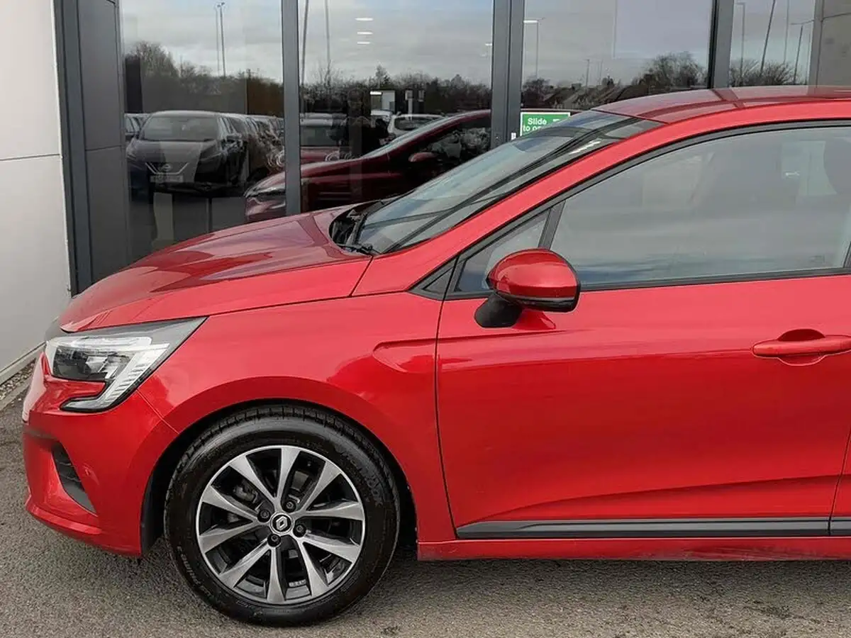 2022-renault-clio-10-tce-iconic-edition-big-8