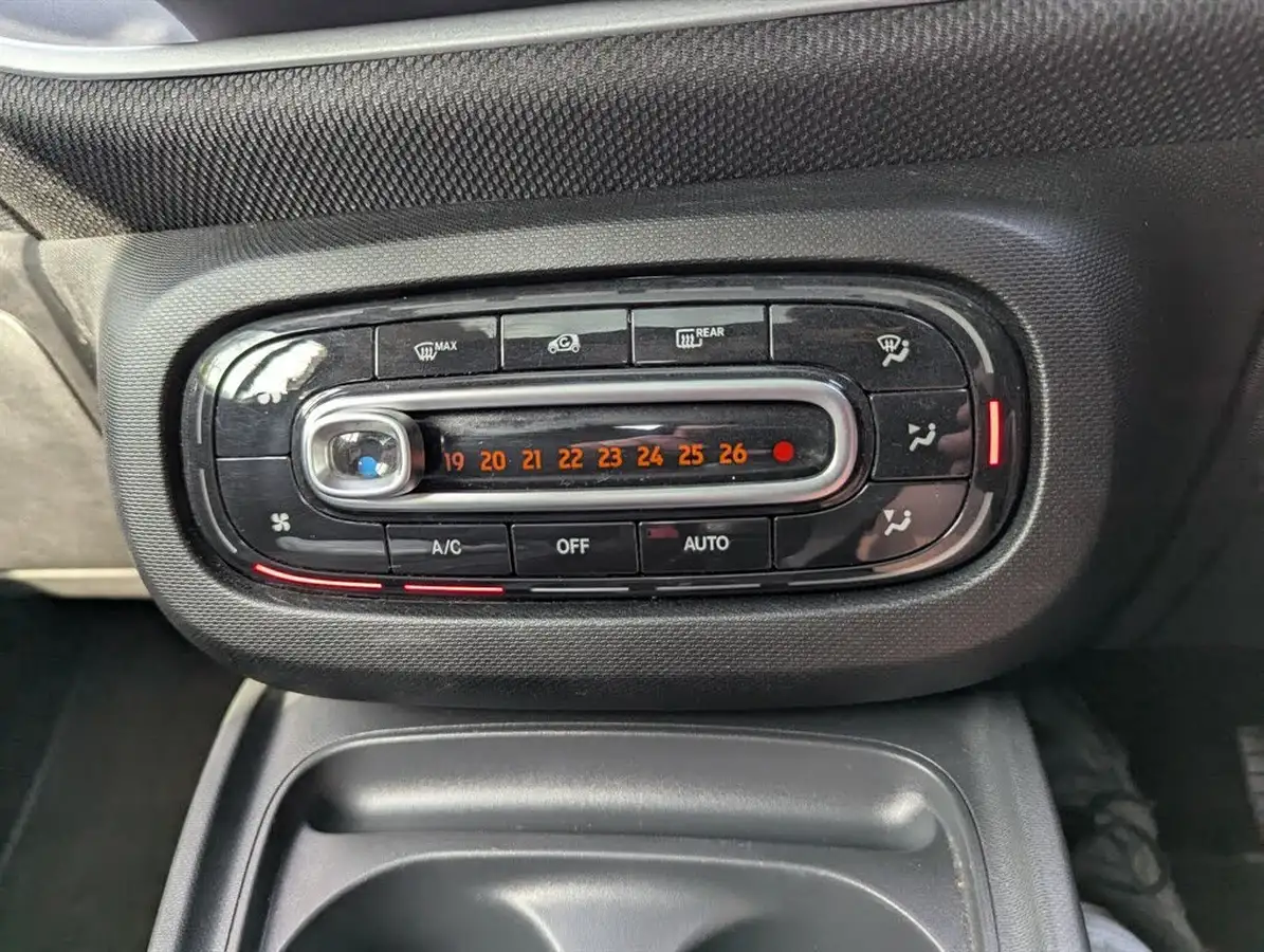 2019-smart-fortwo-10-prime-coupe-twinamic-big-25
