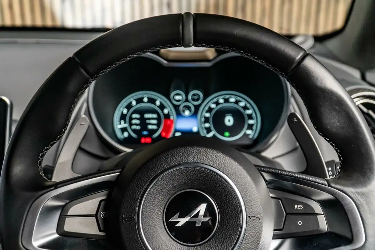 2023-alpine-a110-18-t-gt-big-34