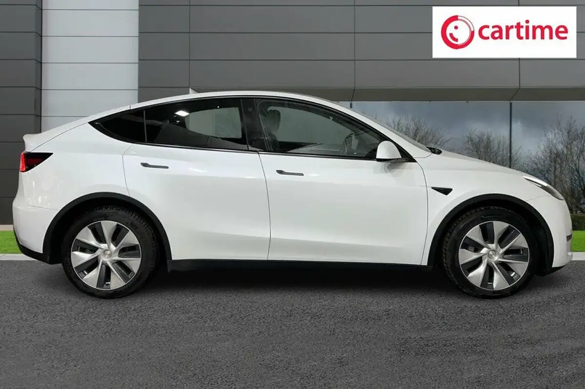 2022-tesla-model-y-e-long-range-big-1
