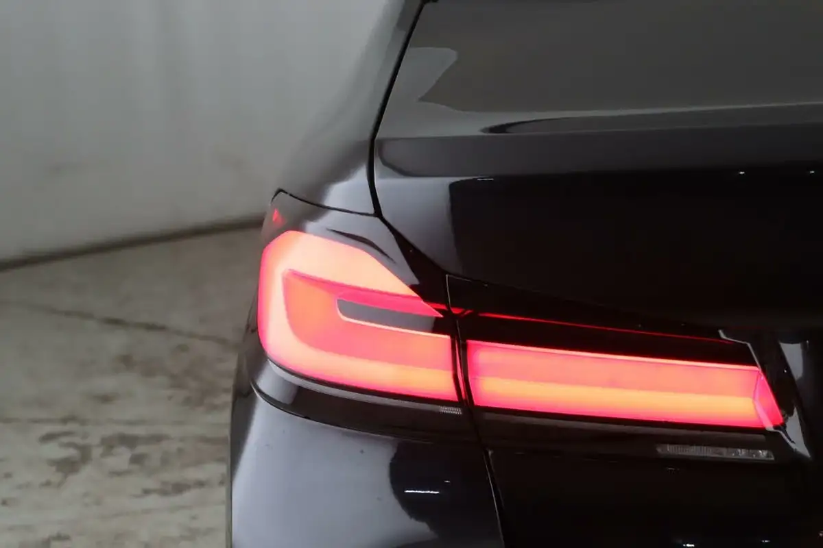 2022-bmw-5-series-20-530e-se-saloon-4d-big-8