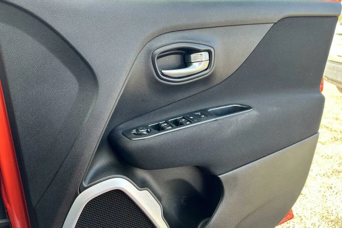 2017-jeep-renegade-16-multijet-ii-longitude-big-27