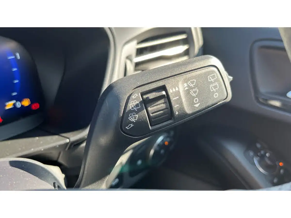 2022-ford-focus-10t-st-line-vignale-155ps-hybrid-mhev-estate-big-24