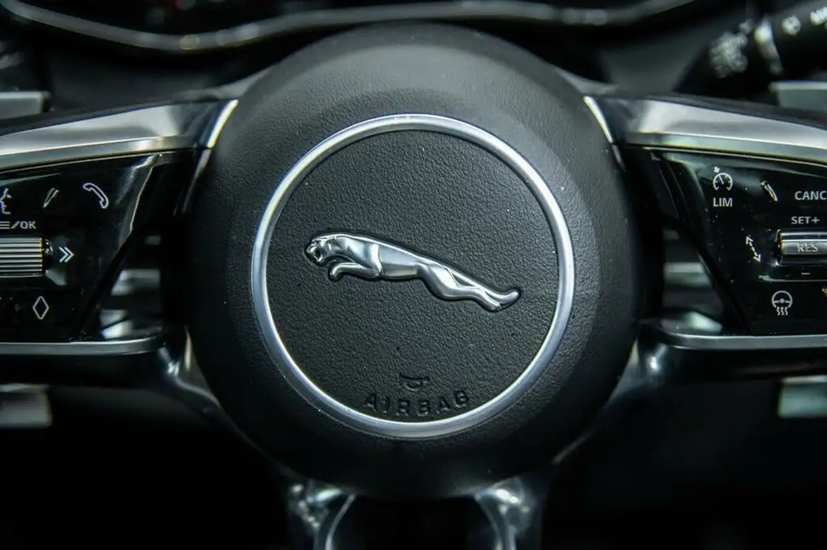 2021-jaguar-f-pace-20-d200-r-dynamic-hse-mhev-big-8