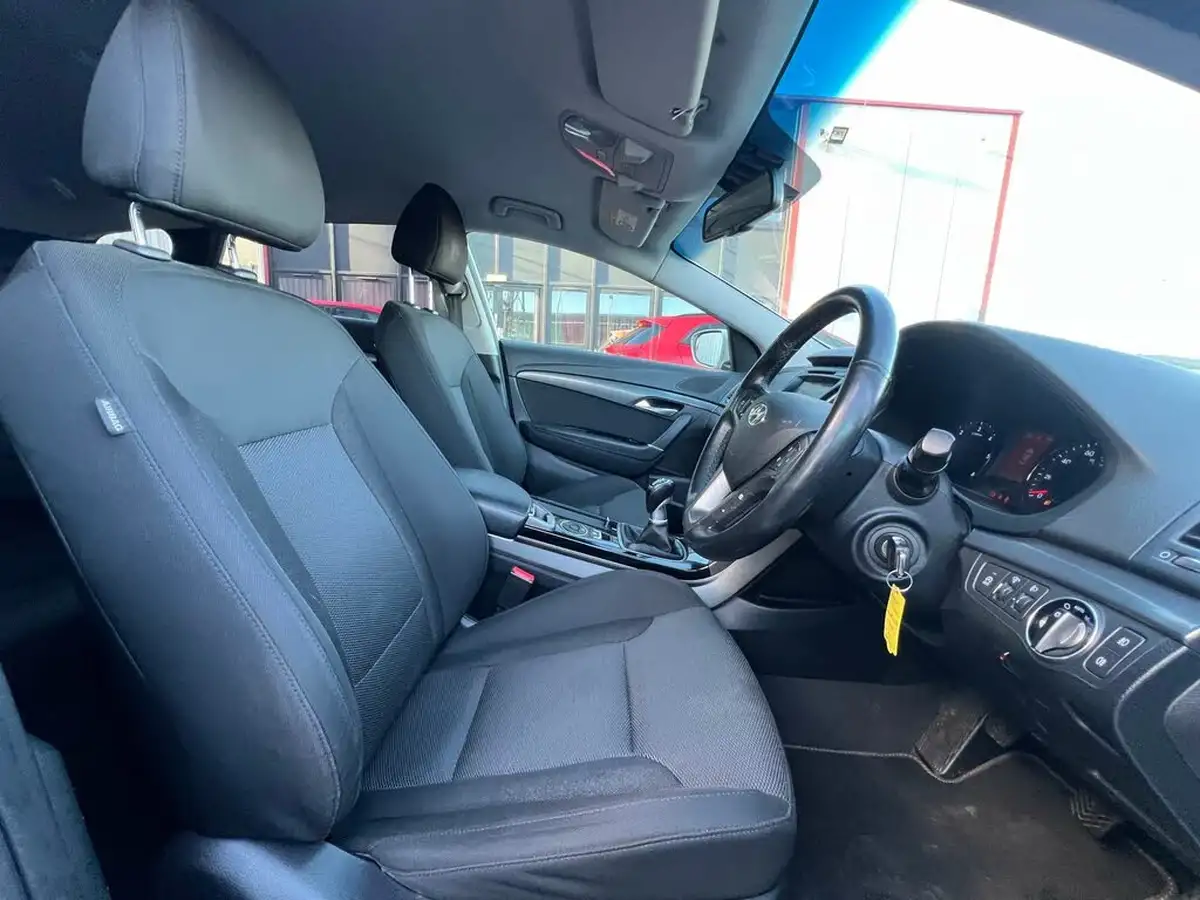 2015-hyundai-i40-17crdi-se-nav-141ps-estate-5d-big-19