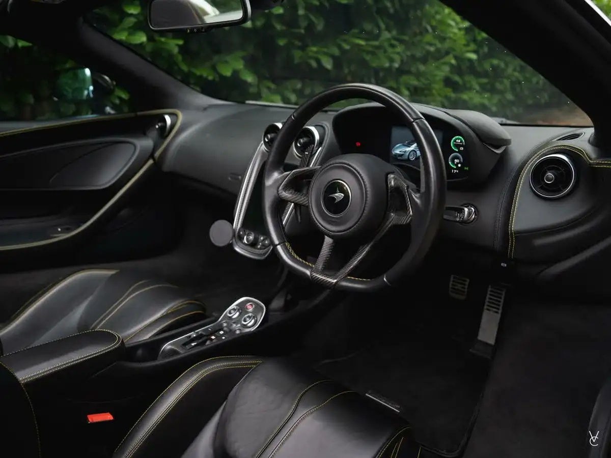 2018-mclaren-570s-38-coupe-big-8