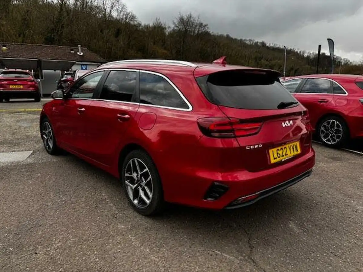 2022-kia-ceed-15-t-gdi-3-sportswagon-big-3