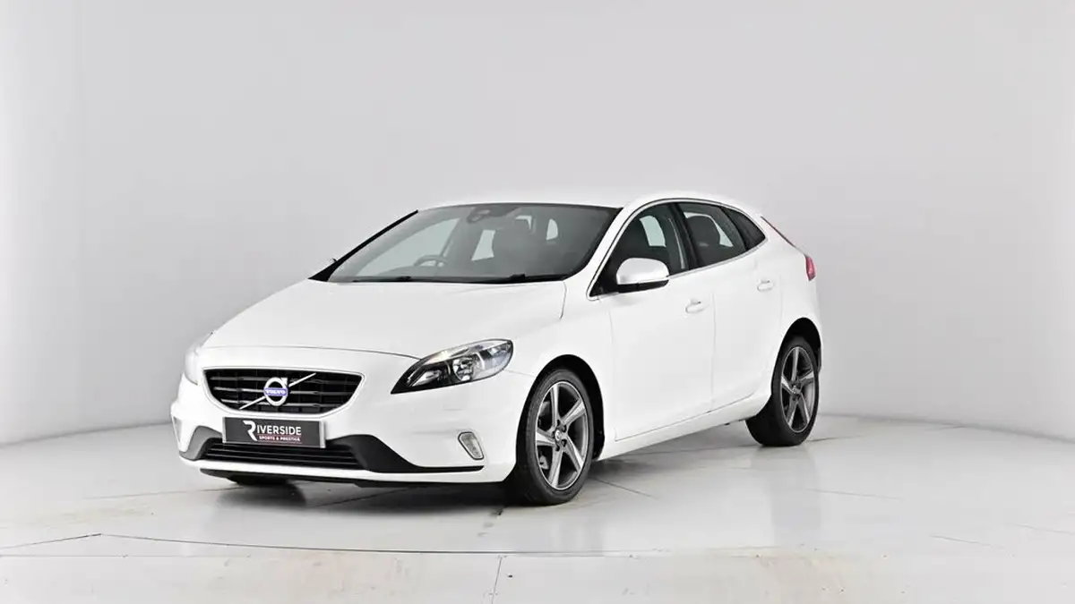 2015-volvo-v40-20td-d2-r-design-big-50