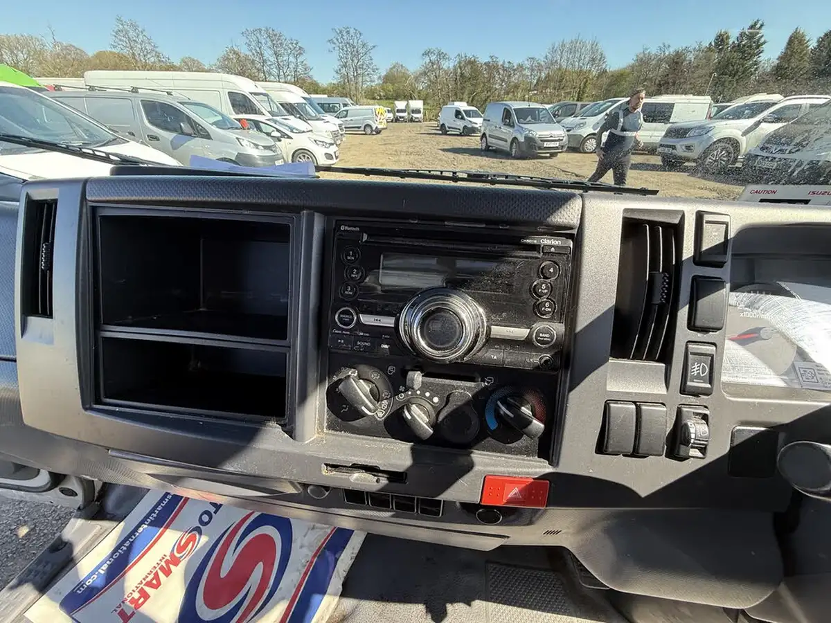 2017-isuzu-truck-n-30td-n35120-s-grafter-dropside-truck-big-8