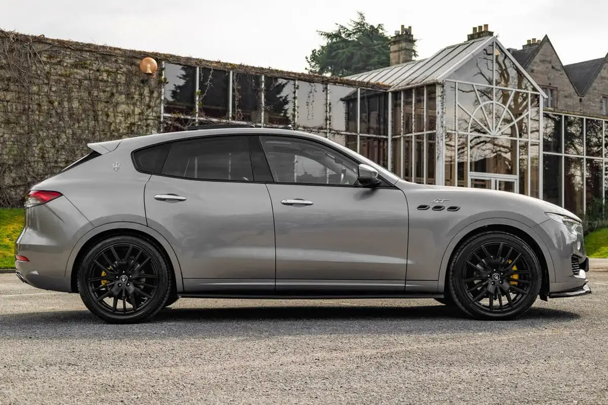 2022-maserati-levante-20-gt-big-17
