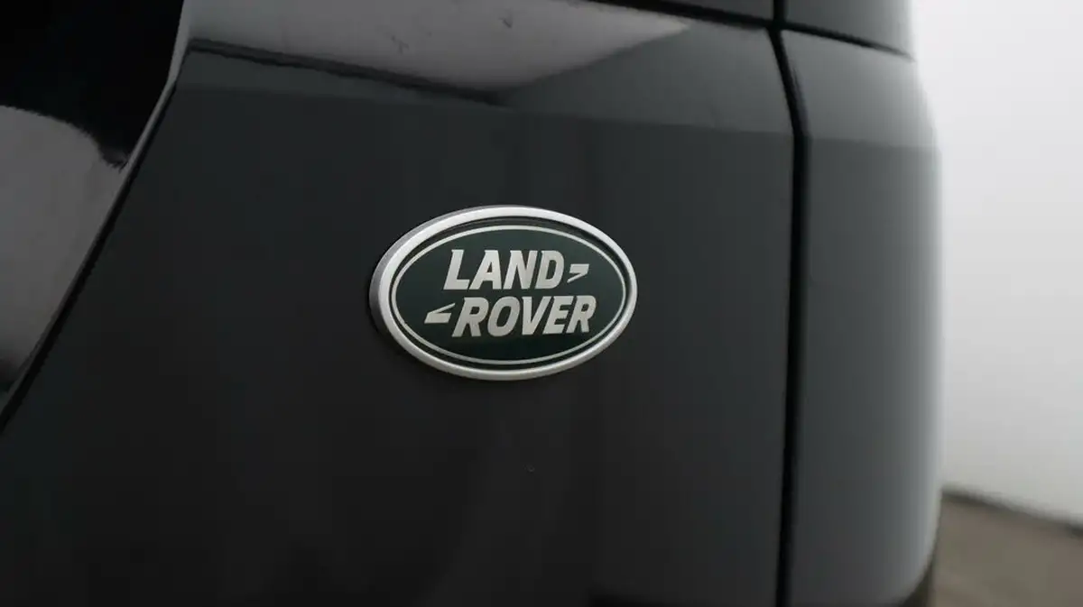 2022-land-rover-range-rover-evoque-15-p300e-r-dynamic-se-big-21