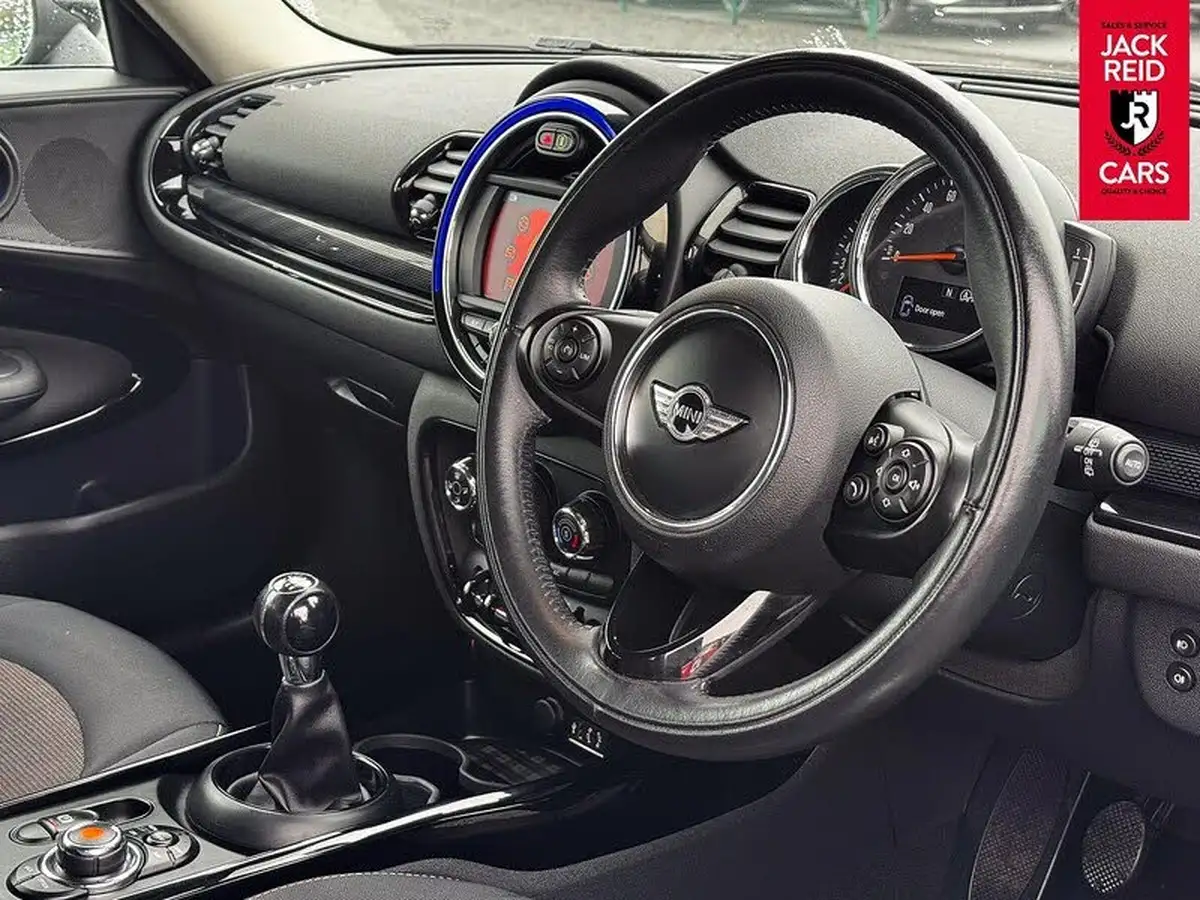 2017-mini-clubman-15-cooper-black-ss-big-9