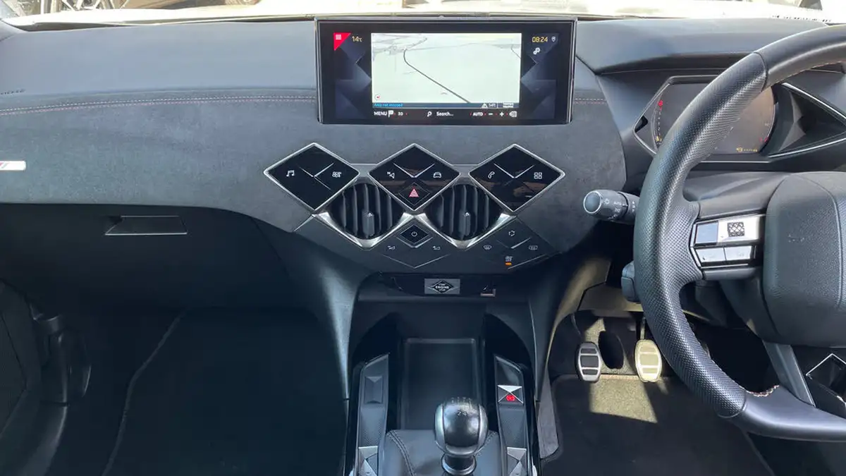 2022-ds-ds-3-crossback-12-puretech-performance-line-100ps-big-11