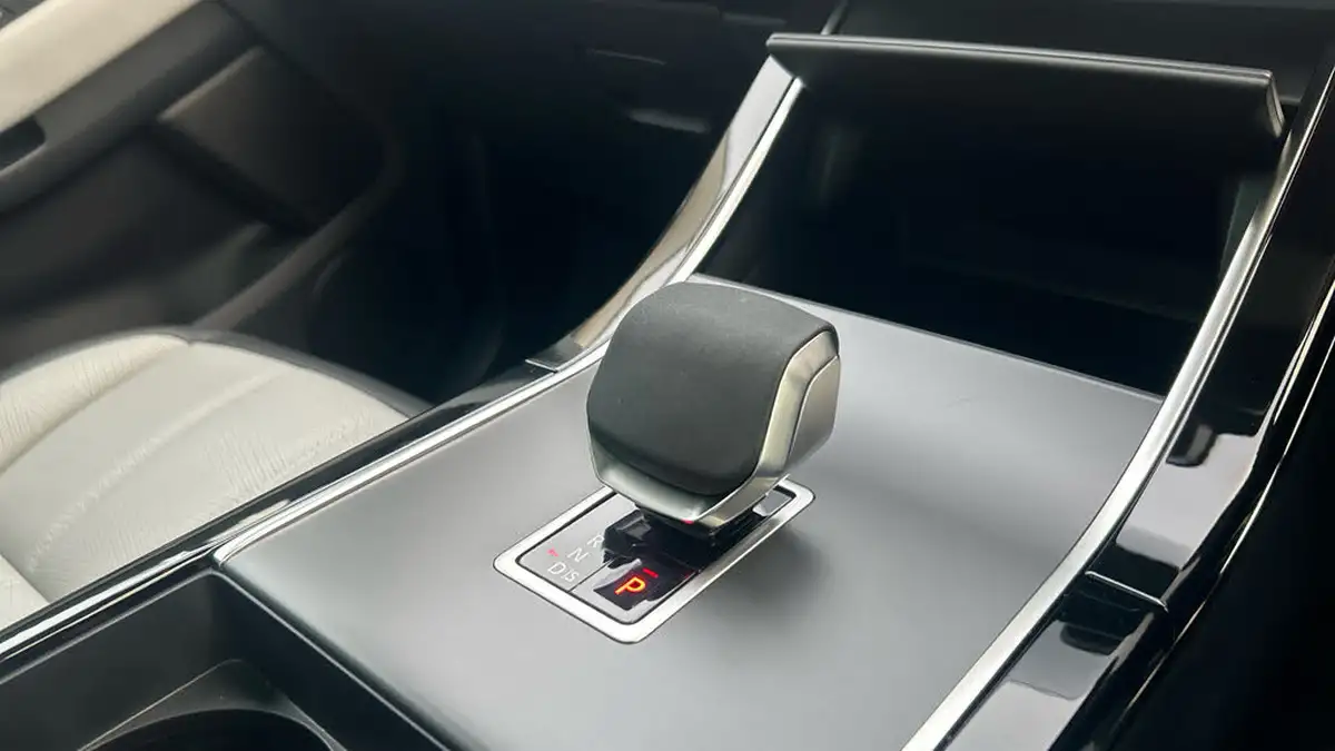 2024-land-rover-range-rover-evoque-15-p270e-dynamic-hse-big-12