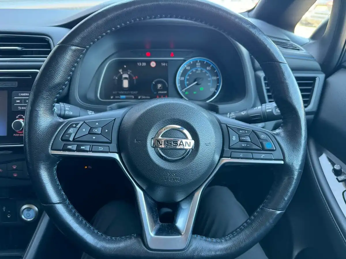 2019-nissan-leaf-e-tekna-big-18