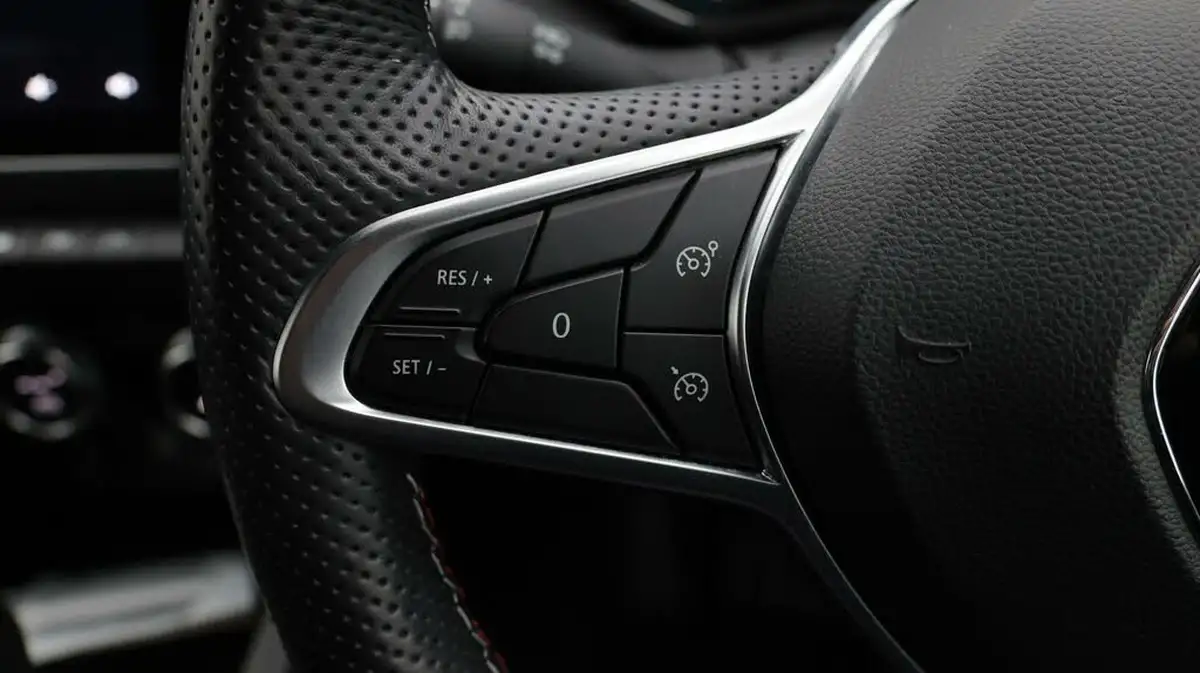 2021-renault-clio-16-rs-line-big-25
