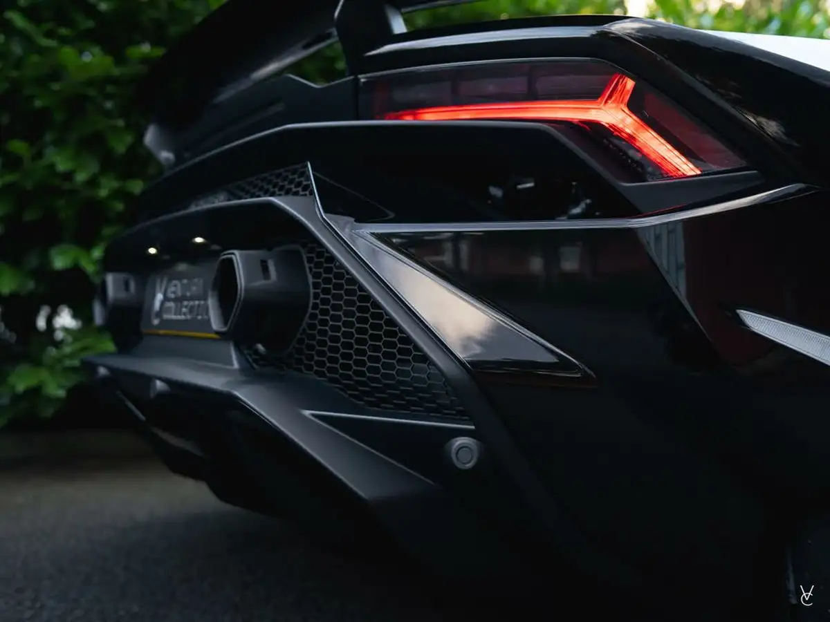 2023-lamborghini-huracan-52-tecnica-big-44