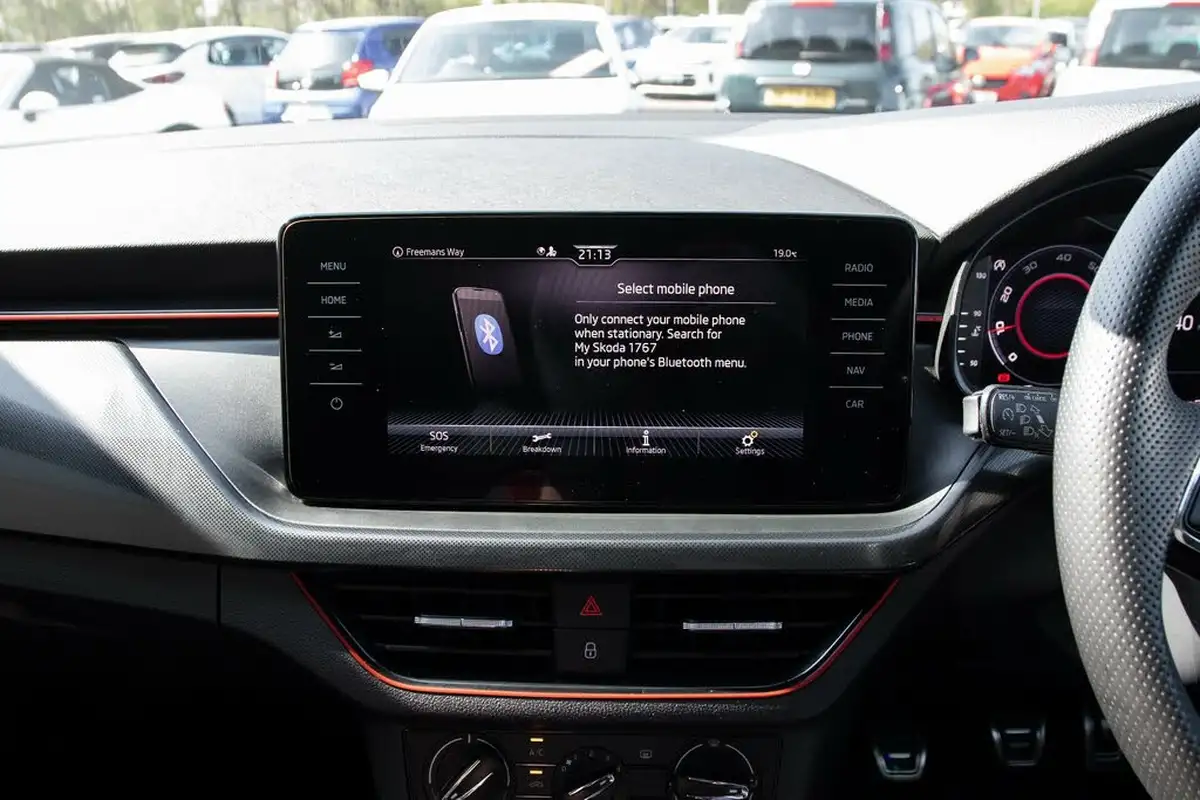 2021-skoda-kamiq-10-tsi-monte-carlo-109ps-big-23
