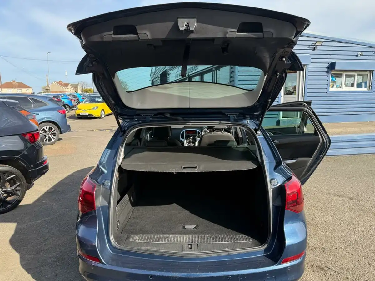 2011-vauxhall-astra-16-sri-16v-vvt-115ps-auto-big-8