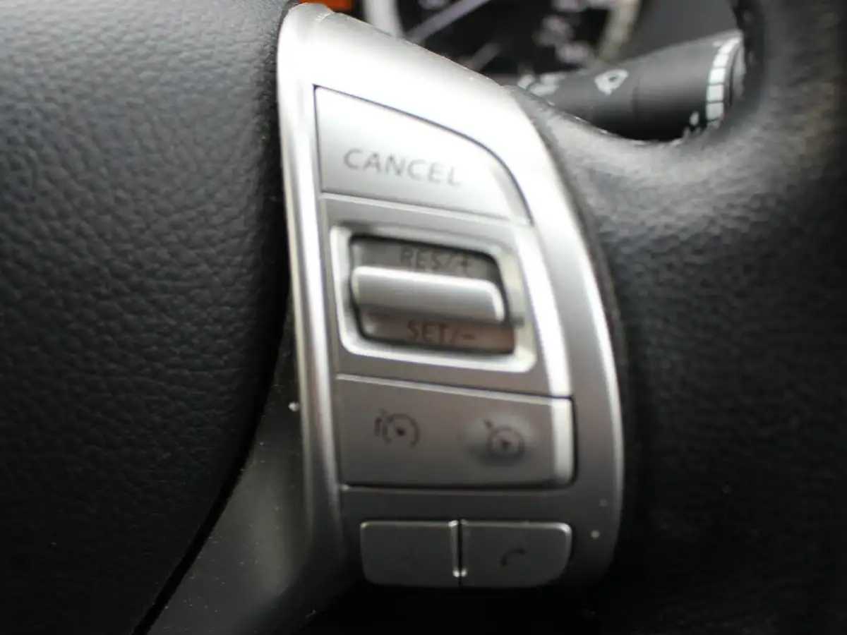 2021-nissan-navara-23dci-tt-tekna-8-navileather-auto-big-61